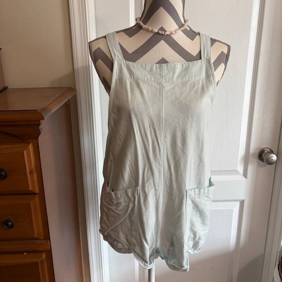 Vanilla Star Short Overalls Romper Size Medium - Picture 6 of 12